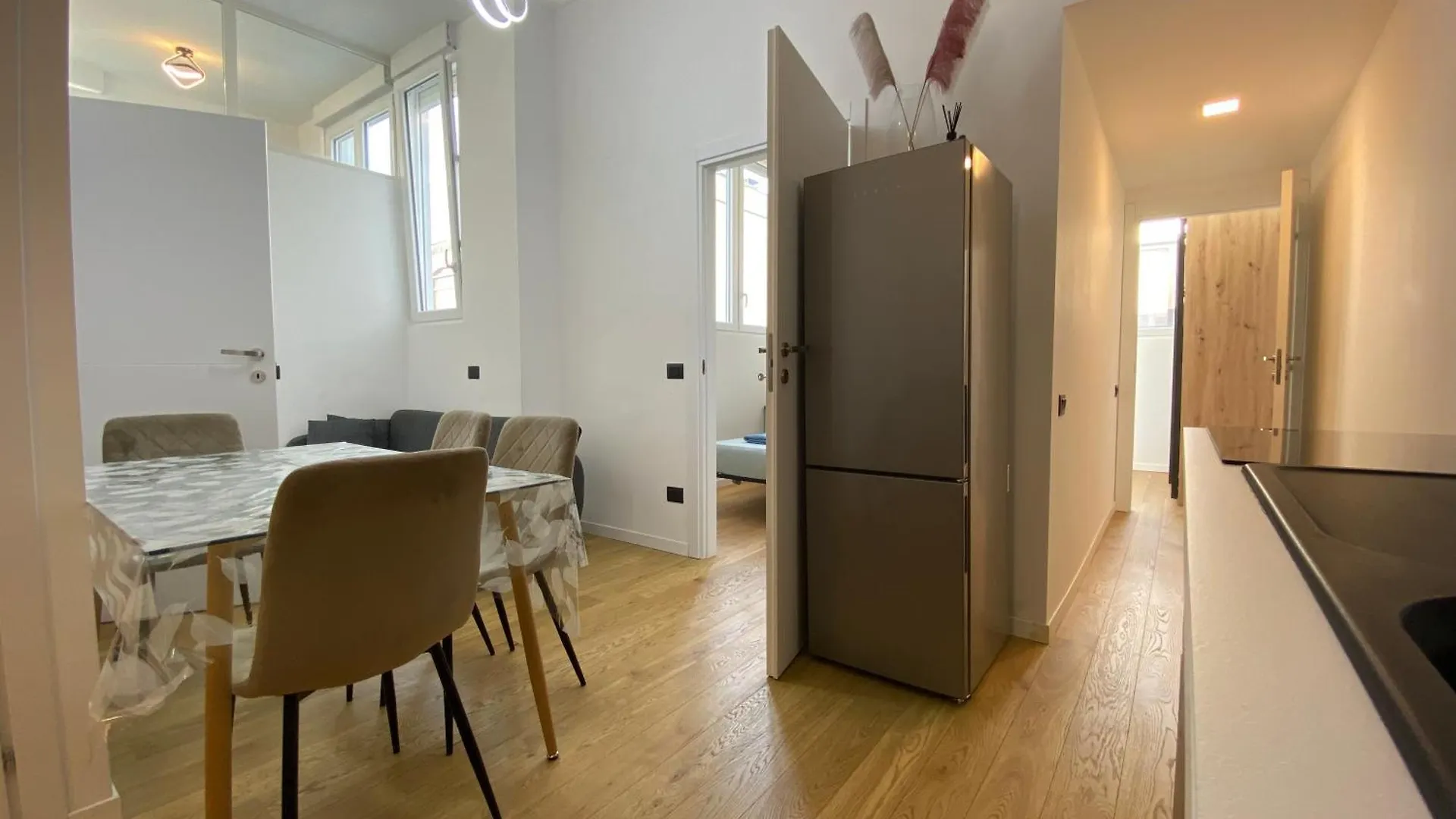 Modern 3 Bedrooms Apartment Milán Italia