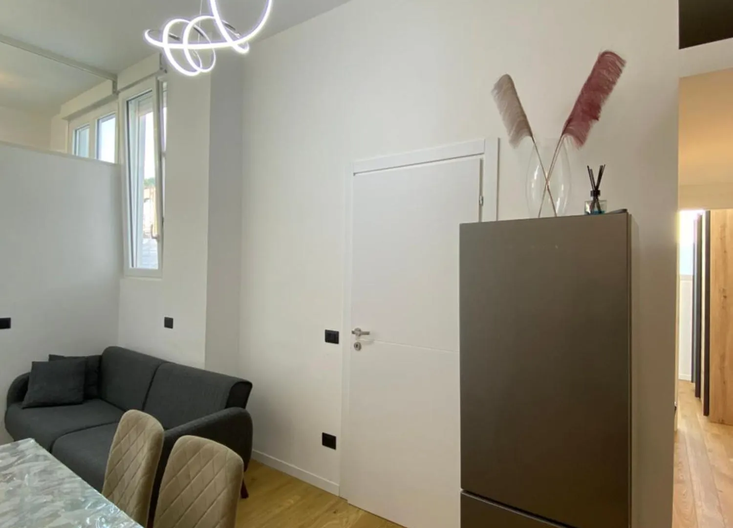 Modern 3 Bedrooms Apartment Milán