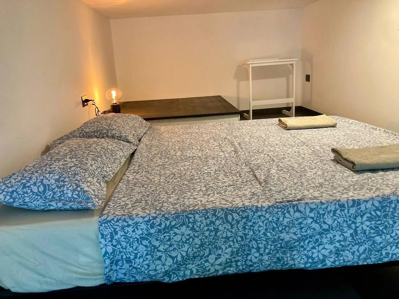 Modern 3 Bedrooms Apartment Milán